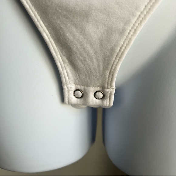 NWOT Express Scoop Neck Puff Strap Thong Bodysuit- XS size - Picture 8 of 14